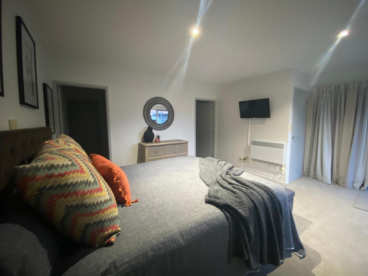 Modern Beach Apartment With Pool & Location Mount Maunganui Exterior photo
