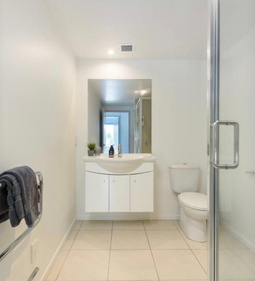 Modern Beach Apartment With Pool & Location Mount Maunganui Exterior photo