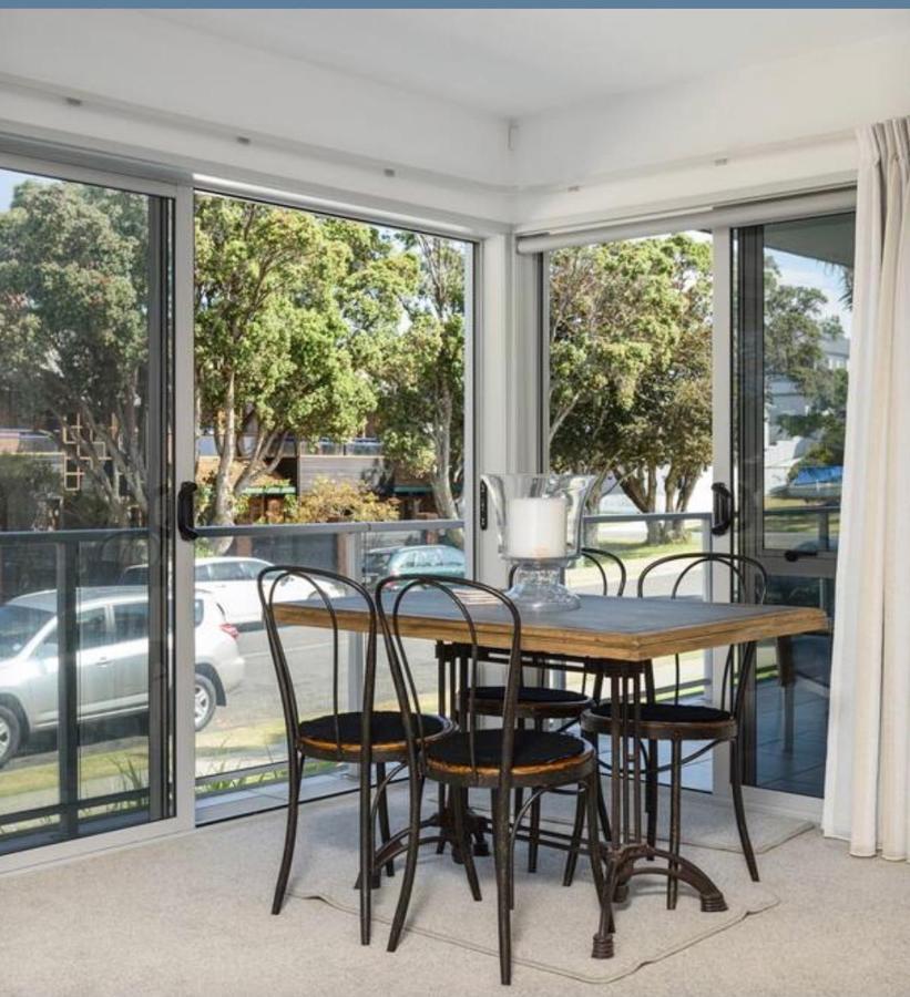Modern Beach Apartment With Pool & Location Mount Maunganui Exterior photo